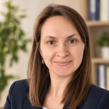 Dr Magdalena Jeż, tłumacz przysięgły języka ukraińskiego, w swoim biurze